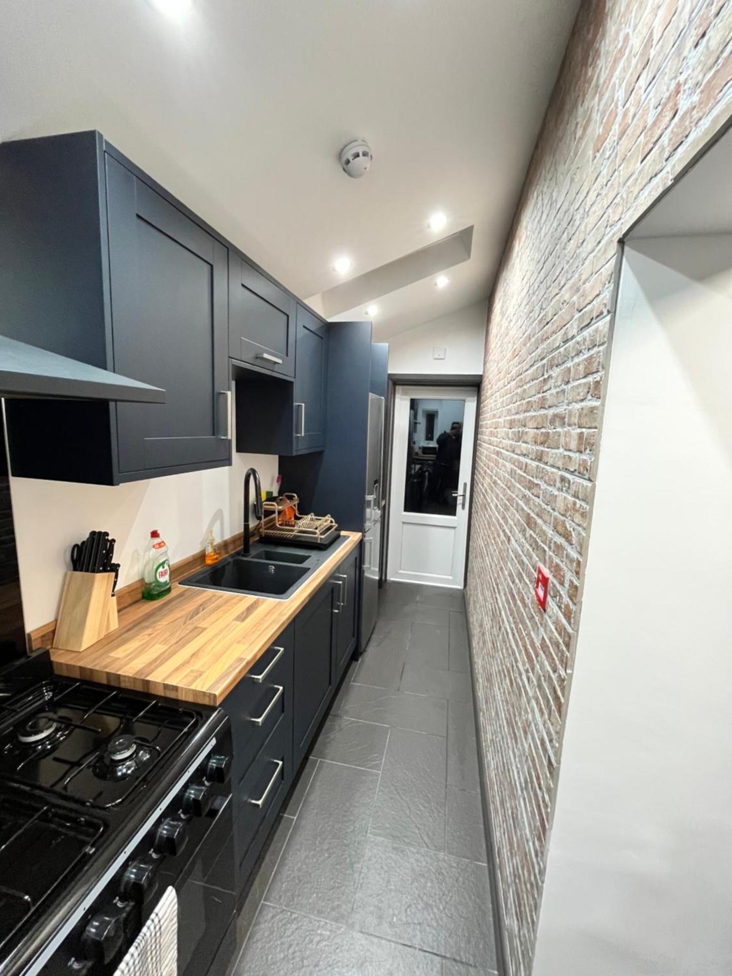 Amazing 3 Bed Apart, Sleeps 6-7 Near 02, Excel, Canary Wharf * Londra